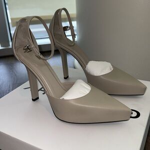 New in box- GIVENCHY Beige G Lock Platform Heels Size 40.5